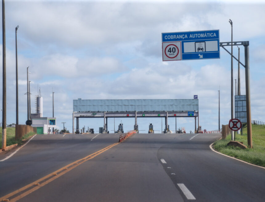 Cobrança do pedágio no Paraná só começará quando rodovias estiverem em nível aceitável, afirma ministro dos Transportes